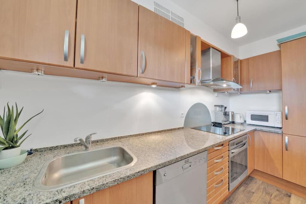 La Prom - A Two Bedroom Apartment With A Sea View Ница Екстериор снимка